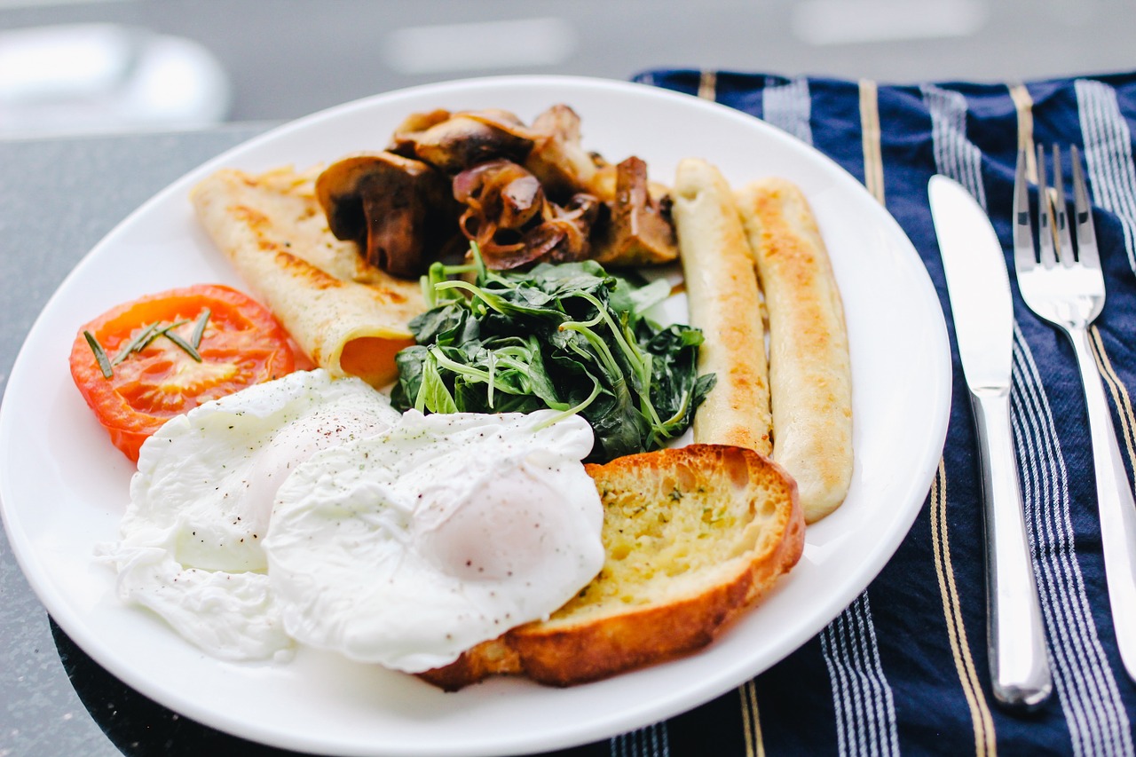 breakfast-1246686_1280.jpg